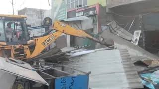दिल्ली की सड़कों पर चला बुलडोजर एक्शन, 192 रेहड़ी-पटरी हटाईं, 37 अतिक्रमण साफ