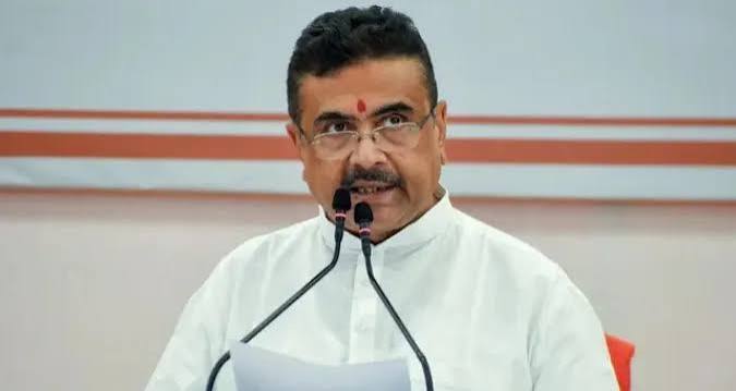टीचर ने तिलक हटाया, सुवेंदु अधिकारी ने घर बैठाया; बोले- 'बंगाल में ये सब नहीं होगा'