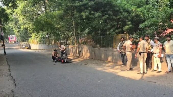 Posing as cops, 3 men gang-rape minor near Delhi's Kalkaji Temple; 1 held in encounter