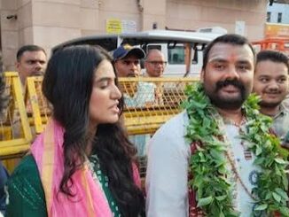 'हनुमान अंश' की स्टार कास्ट ने बाबा विश्वनाथ के दरबार में टेका माथा, ढोल-नगाड़ों और 'हर-हर महादेव' के जयकारों से गूंजा धाम