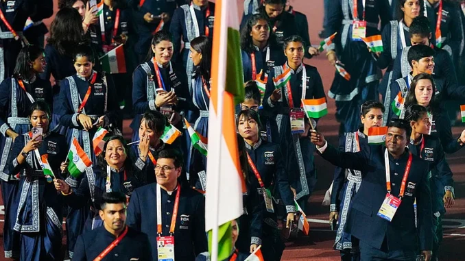 एशियन गेम्स 2026 का रंगारंग आगाज: मनु भाकर और पवन सहरावत ने तिरंगे के साथ की भारतीय दल की अगुवाई