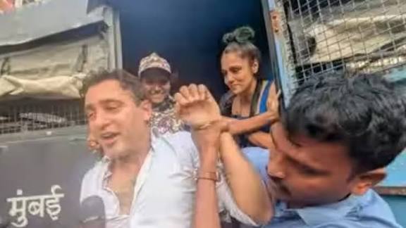 इमरान खान: आमिर खान के भांजे को भारत छोड़ने का नोटिस, मुंबई पुलिस ने अभिनेता को दिया 28 अक्तूबर तक का वक्त इमरान खान: आमिर खान के भांजे को भारत छोड़ने का नोटिस, मुंबई पुलिस ने अभिनेता को दिया 28 अक्तूबर तक का वक्त
