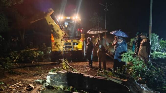 चक्रवात अर्नब का कहर: ओडिशा के गंजाम में 300 गांव बाढ़ में घिरे; आंध्र में राहत कार्य तेज करने के निर्देश